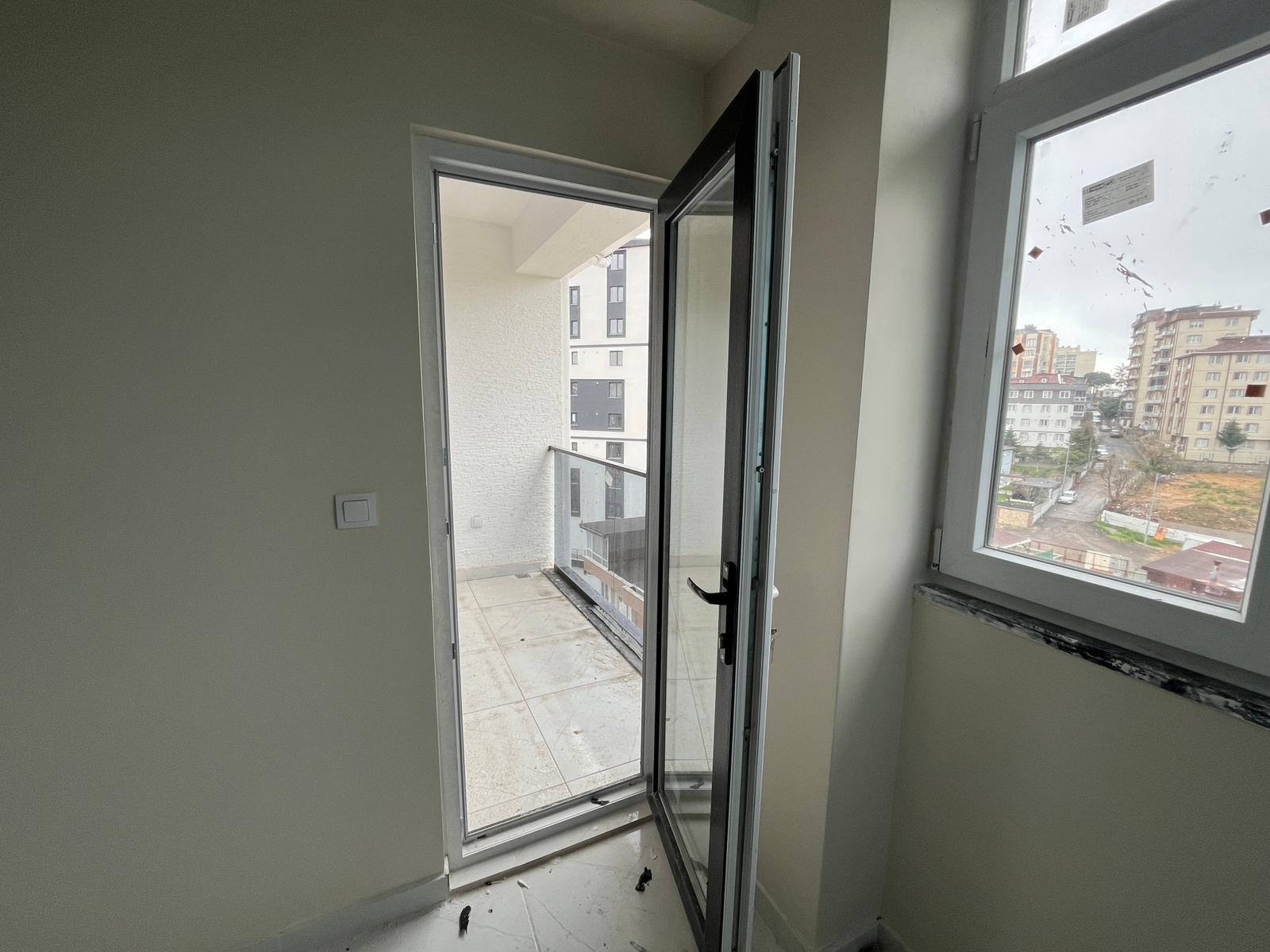 PENDİK YAYALAR'DA 3+1 EBEVEYN BANYOLU FERAH DAİRE